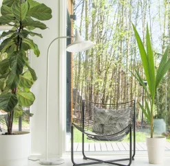 Sisustusvalaisimet^Sessak designlattiavalaisin Lakki valkoinen / marmori