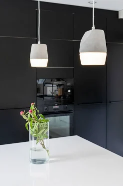 Sisustusvalaisimet^Sessak design-riippuvalaisin Louhi betoni