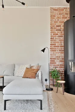 Sisustusvalaisimet^Sessak lattiavalaisin Kian musta/satiini