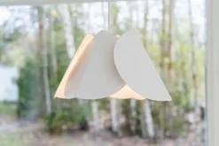 Sisustusvalaisimet^Sessak Lehmus design-riippuvalaisin mattavalkoinen