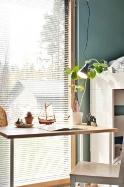 Sisustusvalaisimet^Sessak nipistinvalaisin May valkoinen/kromi