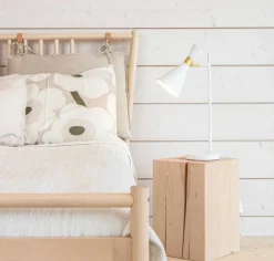 Sisustusvalaisimet^Sessak pöytävalaisin Ayla valkoinen