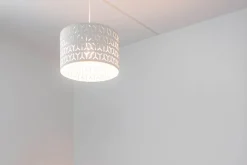 Sisustusvalaisimet^Sessak riippuvalaisin Avery valkoinen