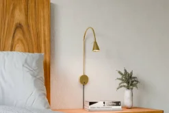 Sisustusvalaisimet^Sessak seinävalaisin Amara antiikkimessinki