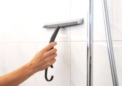 Puhdistus Ja Siivous^Sini suihkukuivain