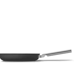 Paistoastiat^Smeg paistinpannu 28 cm musta