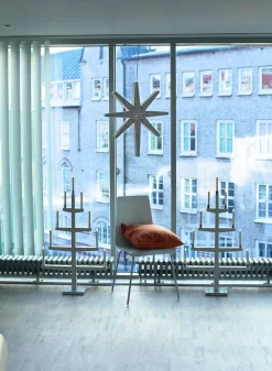 Koriste- Ja Kausivalot^Star Trading 9-haarainen kynttelikkö Tall valkoinen