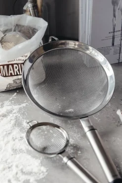 Keittiötarvikkeet^Steely Heirol siivilä Ø 18 cm