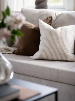 Sisustustekstiilit^Svanefors tyynynpäällinen Elise 45x45 cm ruskea