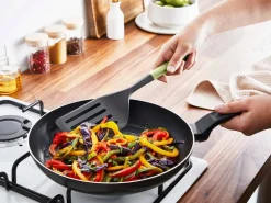 Keittiötarvikkeet^Tefal paistolasta leikkuureunalla Essential 2in1