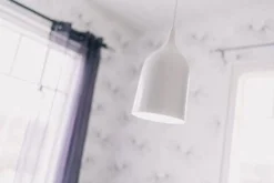 Sisustusvalaisimet^Virvatuli riippuvalaisin Rock valkoinen metalli 20 cm E27