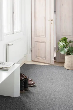 Käytävämatot^VM-Carpet Balanssi 98 tummanharmaa, 80*150 cm, kantti 5460