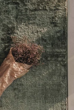 Keskilattiamatot^VM-Carpet Basaltti 490 vihreä 133*200 cm, kantti 5774