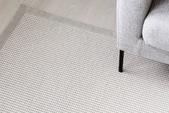 Keskilattiamatot^VM-Carpet Lyyra 52 valkoinen 200*300 cm, kantti 1