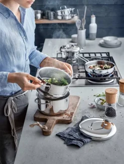 Keittoastiat^WMF Mini kattila 1,5 L höyrytyskorilla ja kannella