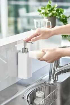 Kylpyhuonetarvikkeet^Yamazaki saippua-annostelija Tower valkoinen