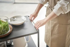 Huonekalut^Yamazaki Tower tarjoiluvaunu musta