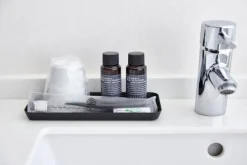 Toimistotarvikkeet|Ruoansäilytys Ja Järjestys^Yamazaki Tower tarjotin musta 22x10 cm