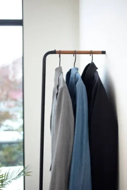 Kylpyhuoneen Säilytys|Hyllyt Ja Telineet^Yamazaki Vaateteline Tower Slim musta